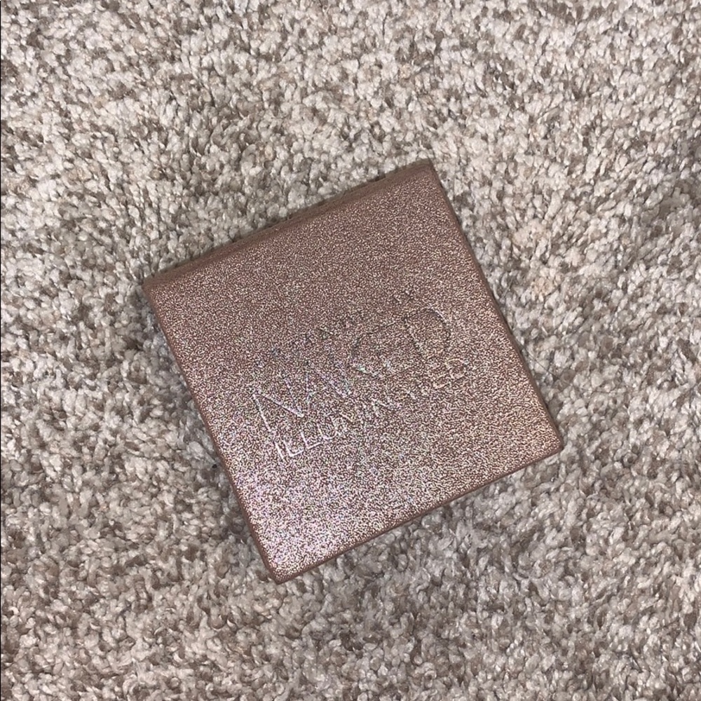 Urban decay illuminated powder